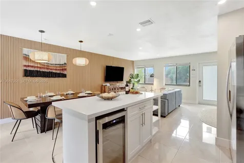 1737 NE 7th Terrace Fort Lauderdale FL 33305