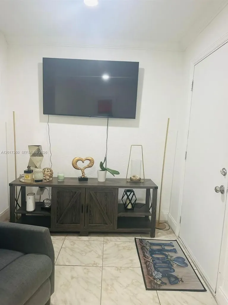 3800 SW 102nd Avenue Miami FL 33165