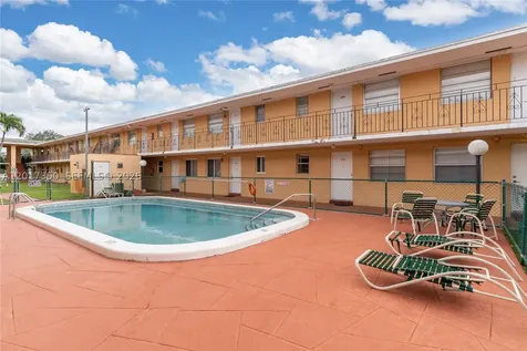 3800 SW 102nd Avenue Miami FL 33165