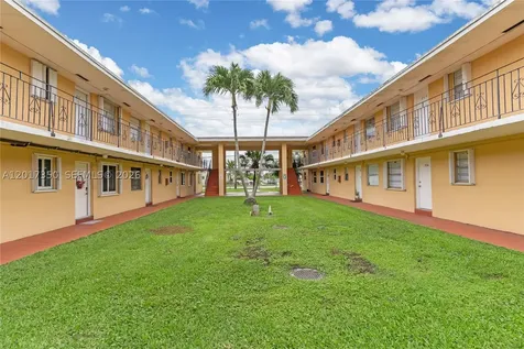 3800 SW 102nd Avenue Miami FL 33165