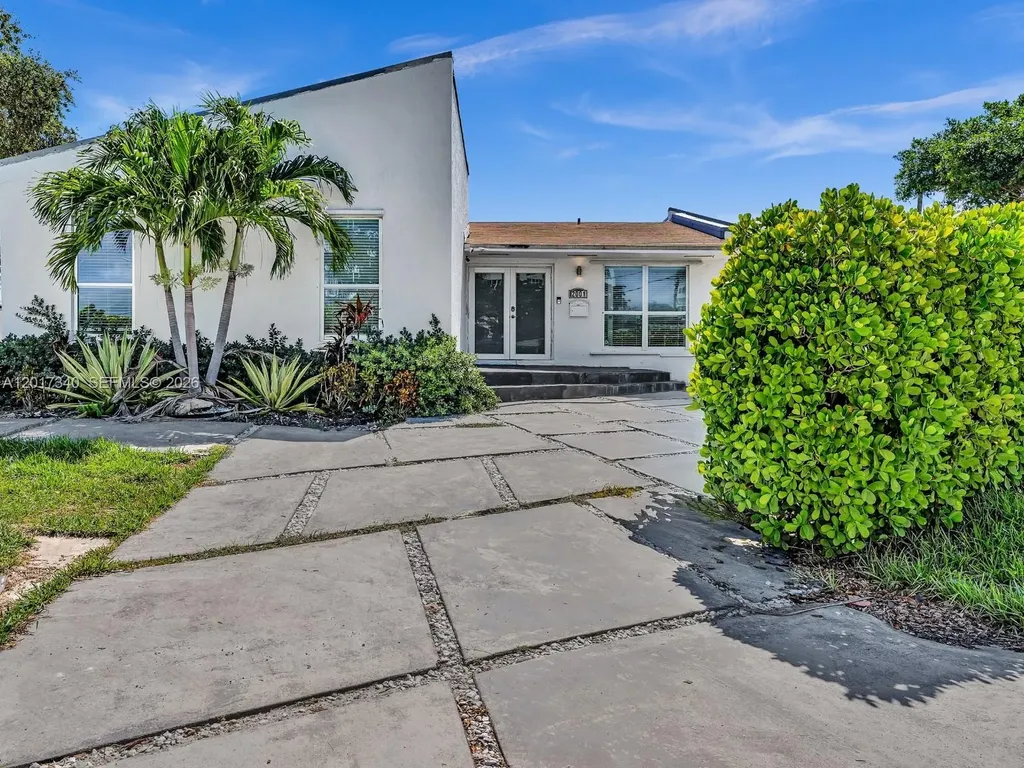 2001 NE 122nd Road North Miami FL 33181