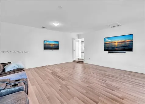2001 NE 122nd Road North Miami FL 33181
