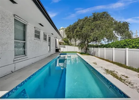 2001 NE 122nd Road North Miami FL 33181