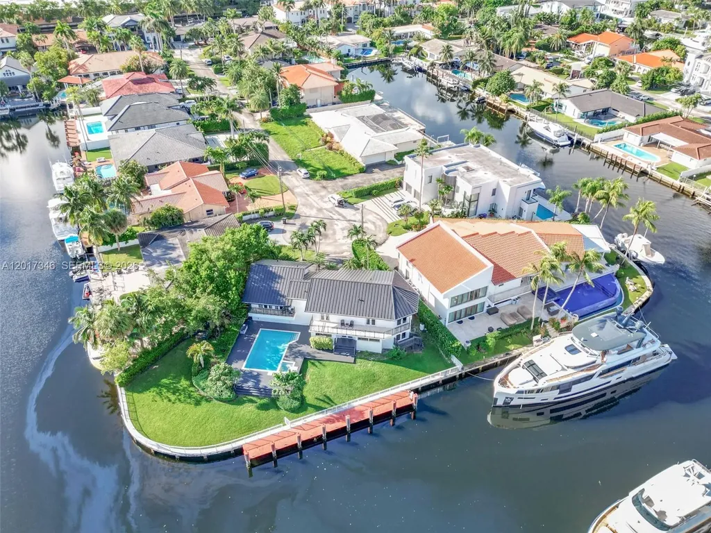 16461 NE 34th Avenue North Miami Beach FL 33160
