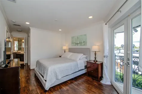 16461 NE 34th Avenue North Miami Beach FL 33160