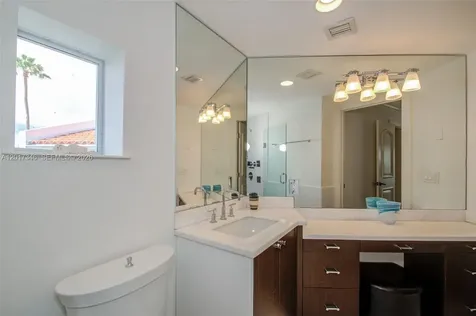 16461 NE 34th Avenue North Miami Beach FL 33160