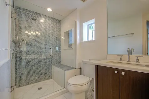 16461 NE 34th Avenue North Miami Beach FL 33160