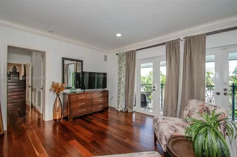 16461 NE 34th Avenue North Miami Beach FL 33160