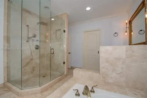 16461 NE 34th Avenue North Miami Beach FL 33160