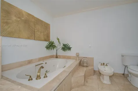 16461 NE 34th Avenue North Miami Beach FL 33160