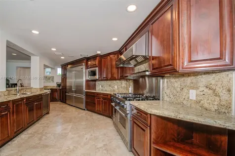 16461 NE 34th Avenue North Miami Beach FL 33160
