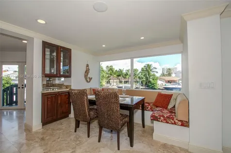 16461 NE 34th Avenue North Miami Beach FL 33160