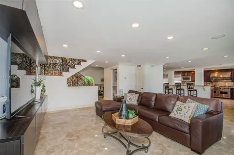 16461 NE 34th Avenue North Miami Beach FL 33160