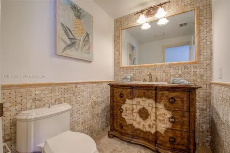 16461 NE 34th Avenue North Miami Beach FL 33160
