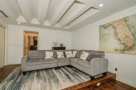 16461 NE 34th Avenue North Miami Beach FL 33160