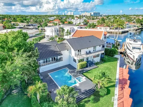 16461 NE 34th Avenue North Miami Beach FL 33160