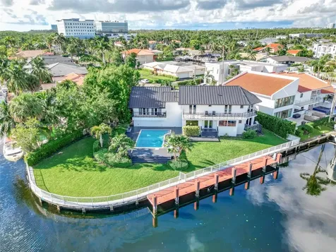 16461 NE 34th Avenue North Miami Beach FL 33160