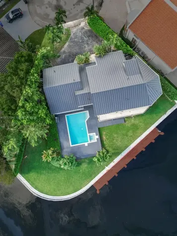 16461 NE 34th Avenue North Miami Beach FL 33160