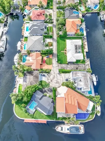 16461 NE 34th Avenue North Miami Beach FL 33160