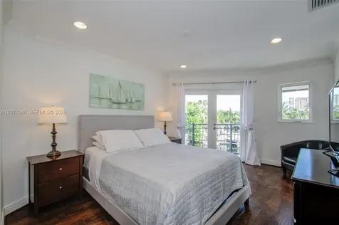 16461 NE 34th Avenue North Miami Beach FL 33160