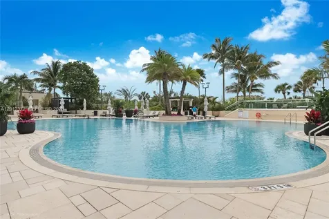 400 S Pointe Drive Miami Beach FL 33139