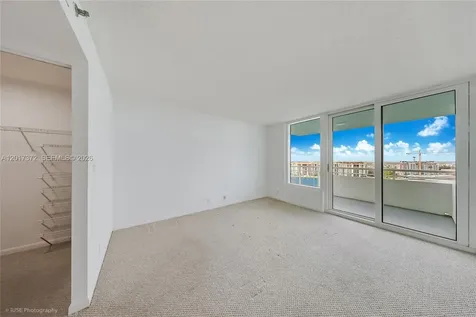 400 S Pointe Drive Miami Beach FL 33139