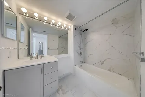 400 S Pointe Drive Miami Beach FL 33139