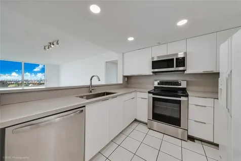 400 S Pointe Drive Miami Beach FL 33139
