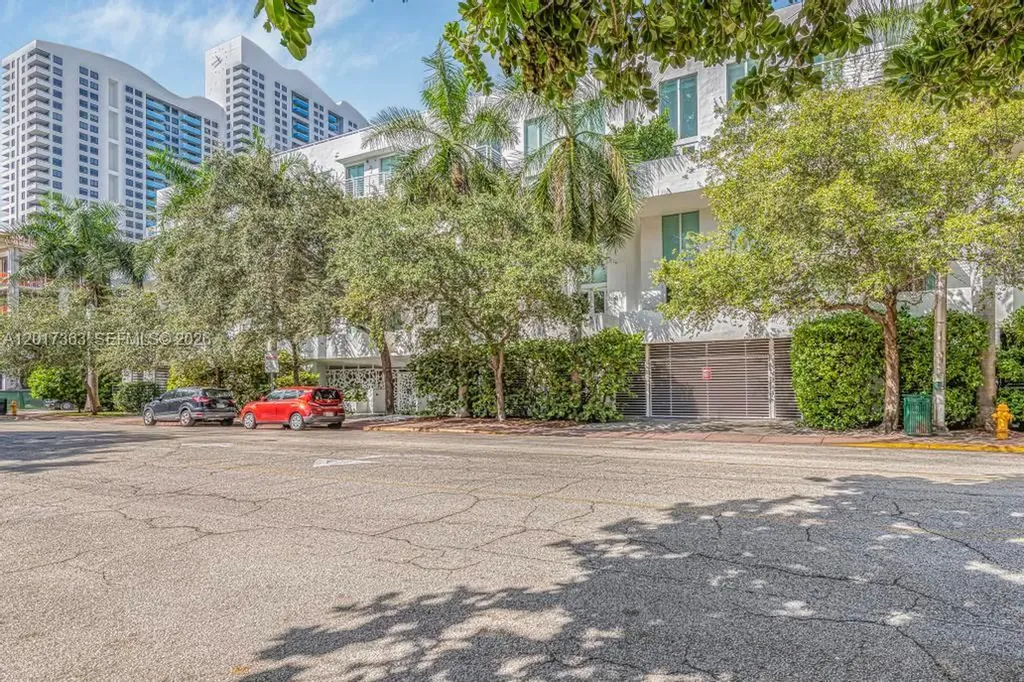 1428 West Avenue Miami Beach FL 33139
