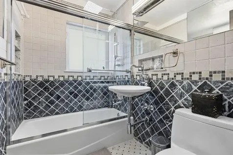 2624 NE 30th Street Fort Lauderdale FL 33306