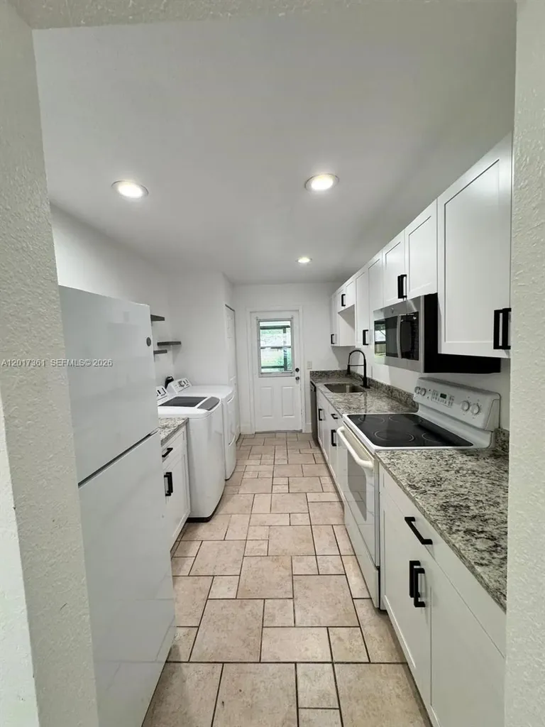 725 Northlake Boulevard Other City - In The State Of Florida FL 32701