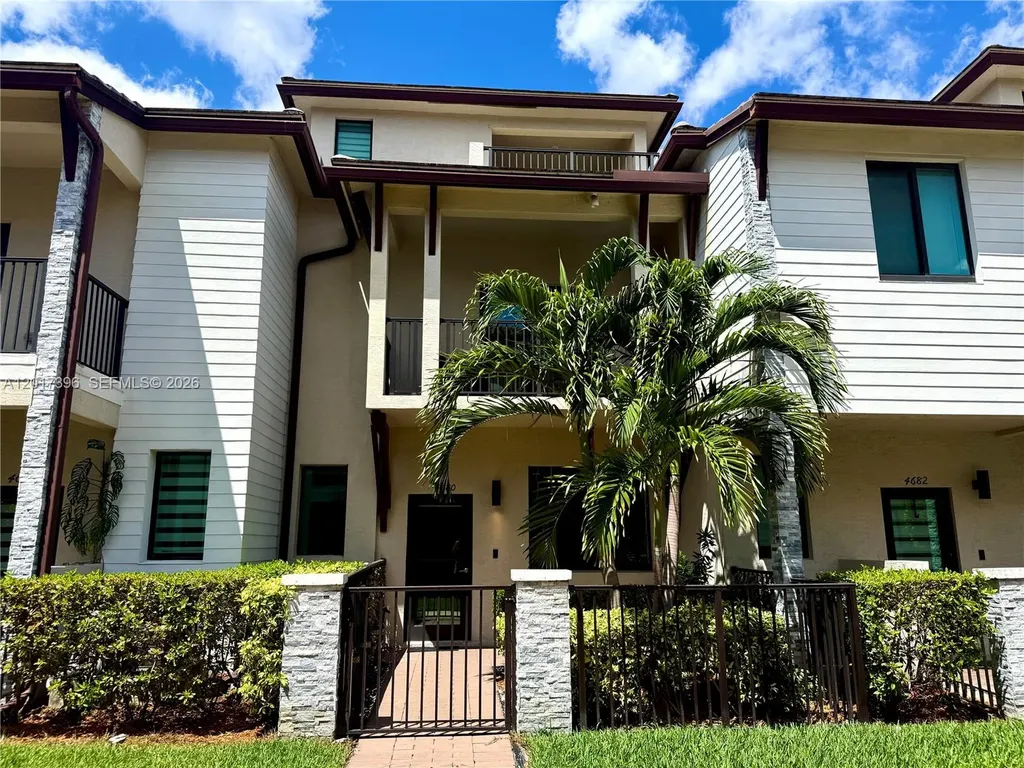 4680 NW 83rd Path Doral FL 33166