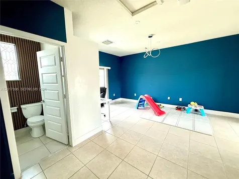 4680 NW 83rd Path Doral FL 33166