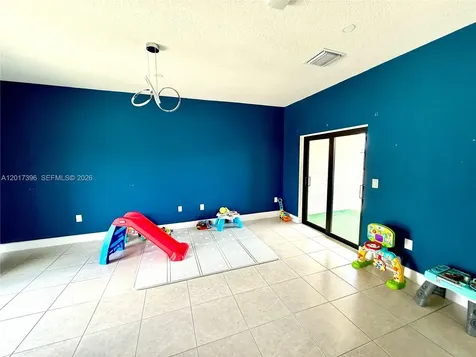 4680 NW 83rd Path Doral FL 33166