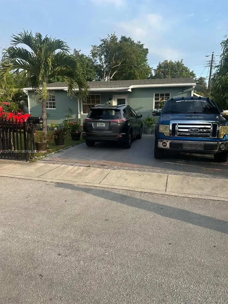 1560 NE 154th Street North Miami Beach FL 33162