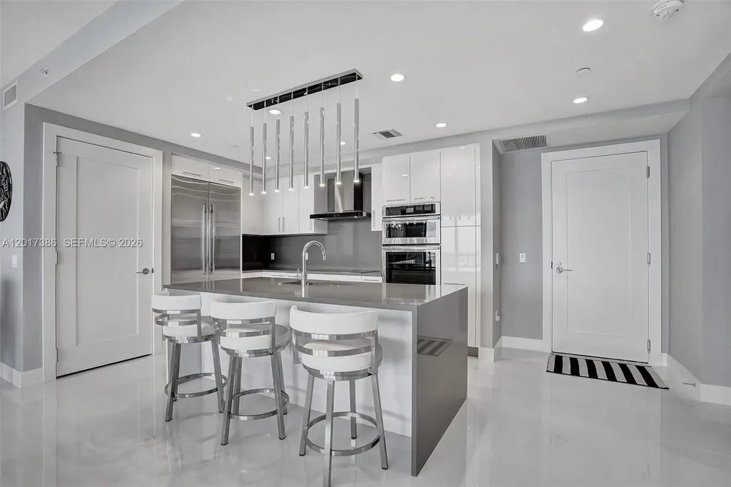 100 E Las Olas Boulevard Fort Lauderdale FL 33301
