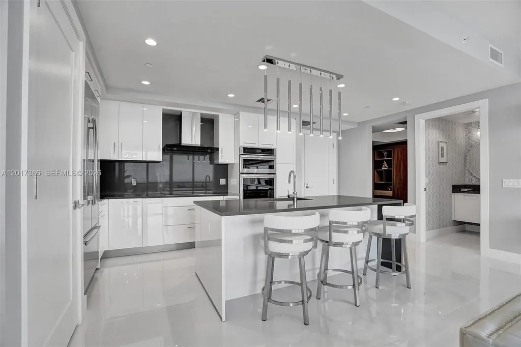 100 E Las Olas Boulevard Fort Lauderdale FL 33301