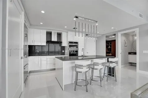100 E Las Olas Boulevard Fort Lauderdale FL 33301