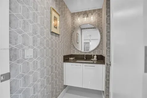 100 E Las Olas Boulevard Fort Lauderdale FL 33301