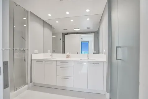 100 E Las Olas Boulevard Fort Lauderdale FL 33301