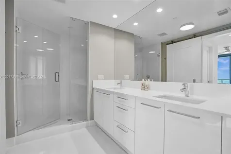 100 E Las Olas Boulevard Fort Lauderdale FL 33301