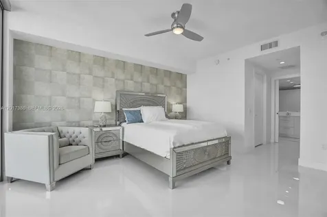 100 E Las Olas Boulevard Fort Lauderdale FL 33301