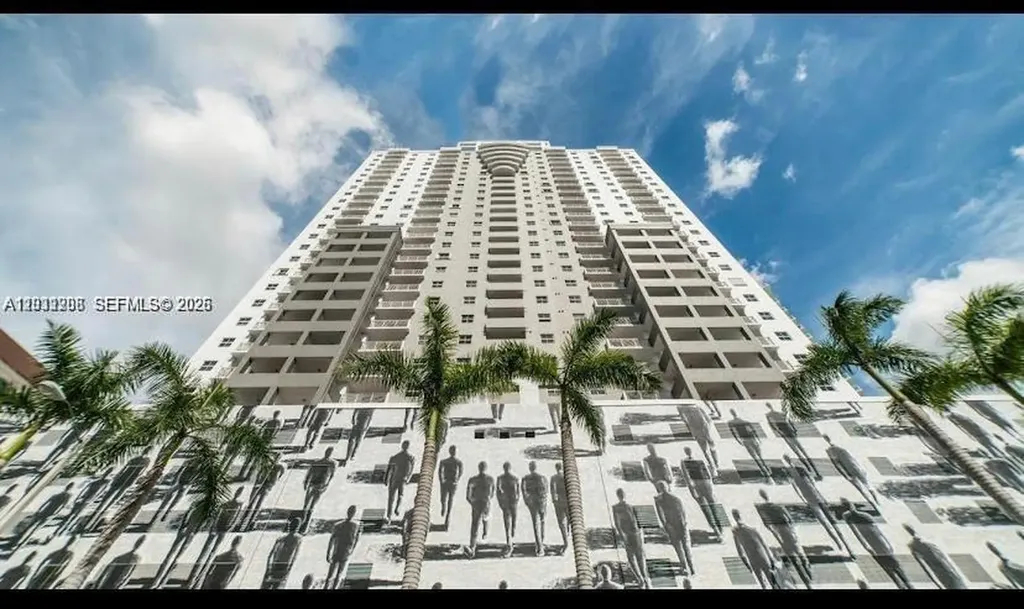 185 SE 14th Terrace Miami FL 33131
