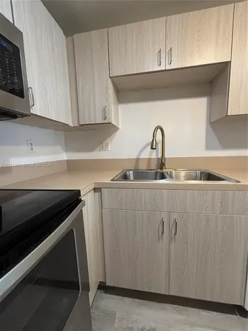 185 SE 14th Terrace Miami FL 33131
