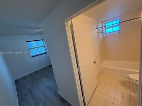185 SE 14th Terrace Miami FL 33131