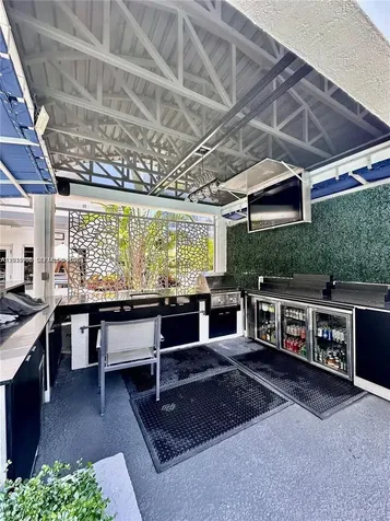 185 SE 14th Terrace Miami FL 33131