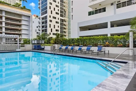 185 SE 14th Terrace Miami FL 33131