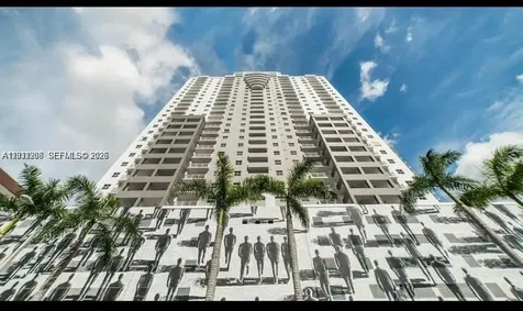 185 SE 14th Terrace Miami FL 33131