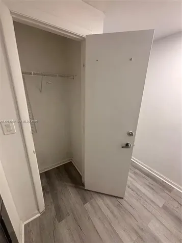 185 SE 14th Terrace Miami FL 33131