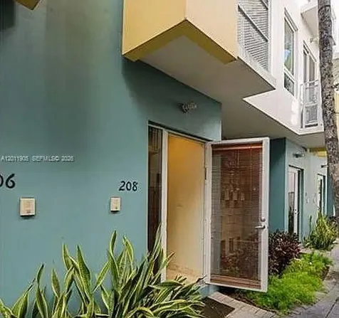 208 Washington Avenue Miami Beach FL 33139
